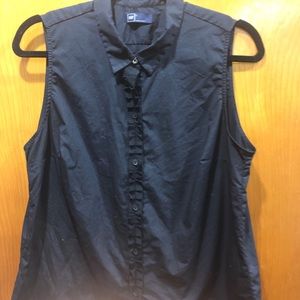 GAP Sleeveless Button Down Top